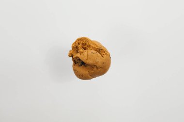 Dondurma kepçesi beyaz arka planda 