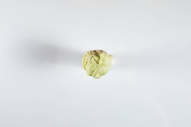 Dondurma kepçesi beyaz arka planda 