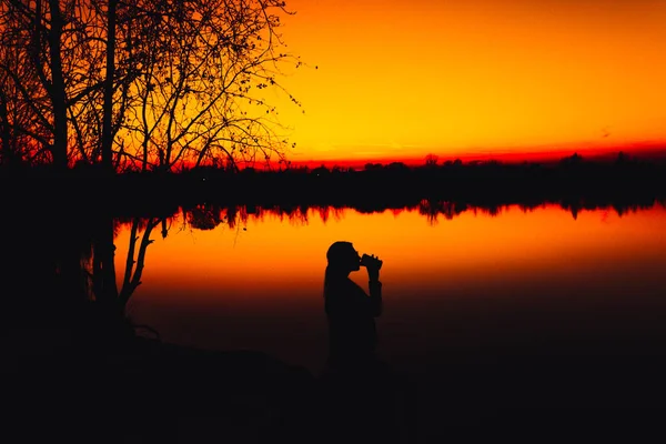 Silhouette Couple Amoureux Coucher Soleil — Photo