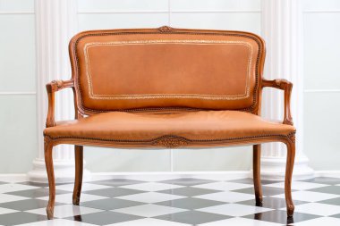 Klasik stil Armchair kanepesi, klasik odada.
