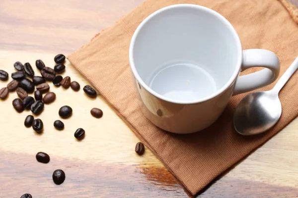 Taza Café Blanco Vacío Sobre Fondo Madera — Foto de Stock