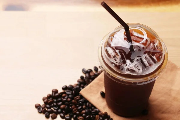 Ice Americano Schwarzer Kaffee Und Kaffeebohnen — Stockfoto