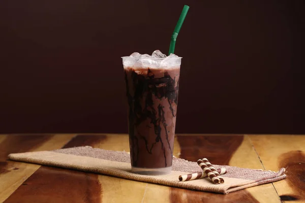 Bebida Sin Alcohol Cacao Hielo Suelo Madera Cubierta —  Fotos de Stock