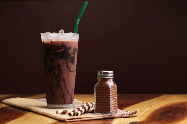 Bebida Sin Alcohol Cacao Hielo Suelo Madera Cubierta —  Fotos de Stock