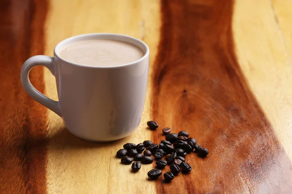 Varm Latte Varmt Kaffe Och Mjölkskum Trägolv — Stockfoto