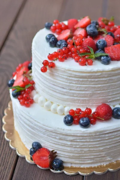 Wedding Cake Fresh Berries — Stock Photo, Image