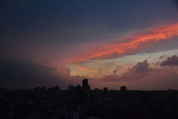 Καταπληκτικό Ροζ Ανατολή Αυγή Πάνω Από Φως Της Πόλης Πίσω — Φωτογραφία Αρχείου