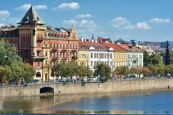 Praag Tsjechische Republiek Juli 2018 Zonnig Uitzicht Vanaf Karelsbrug Naar — Stockfoto