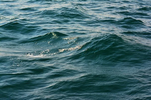 Abstract Texture Rippling Clear Blue Ocean Water Surface Low Waves — Stock Photo, Image