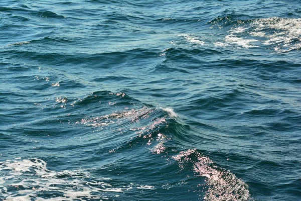 Textura Abstrata Ondulação Superfície Água Oceano Azul Claro Com Destaques — Fotografia de Stock