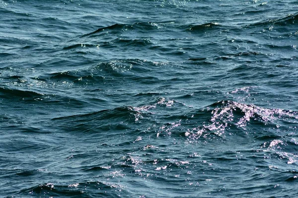 Textura Abstrata Ondulação Superfície Água Oceano Azul Claro Com Ondas — Fotografia de Stock