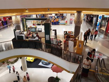 Khon Kaen, Tayland - 14 Kasım: geniş mağaza iç görünümünü Merkez Plaza adlı 14 Kasım 2017 yılında Khon Kaen, Thailand atış.