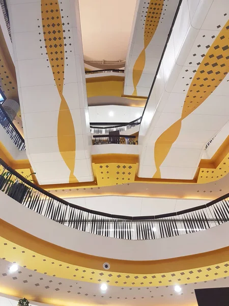 2017 日コンケン タイの中央広場百貨店インテリア ビューの角度を蜂起させたコンケン — ストック写真