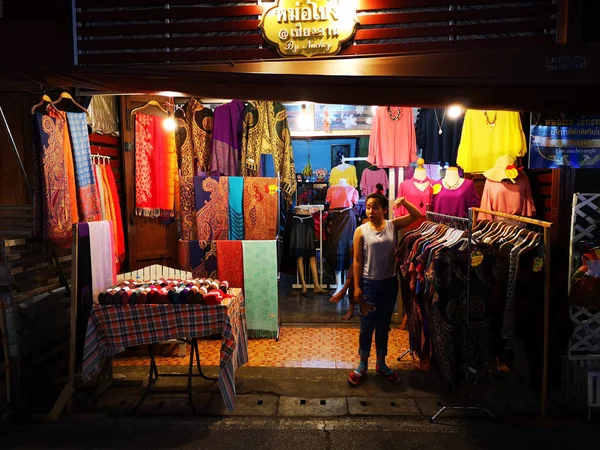 Loei January Unidentified Woman Selling Cloths Chiang Khan Night Street — Stock Photo, Image