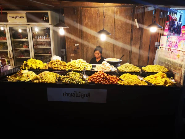 Loei January Unidentified Woman Selling Preserved Fruits Chiang Khan Night — Stock Photo, Image