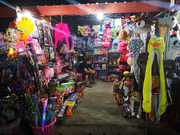 Loei Janeiro Homem Não Identificado Sentado Loja Brinquedos Mercado Rua — Fotografia de Stock