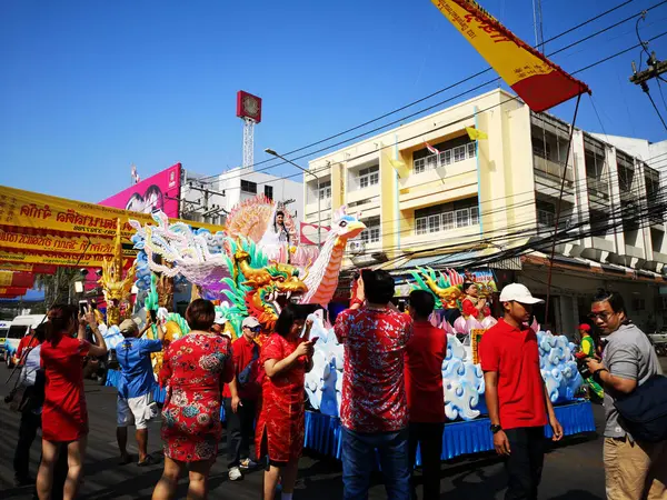 Nakhon Sawan Tajlandia Lutego Niezidentyfikowany Azji Ludzi Oglądania Parada Smoków — Zdjęcie stockowe