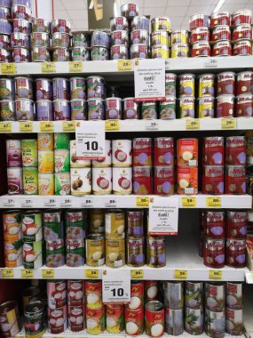 Chiang Rai, Tayland - 12 Şubat: çeşitli meyve süpermarkette 12 Şubat 2019 Chiang rai, Tayland satılan.