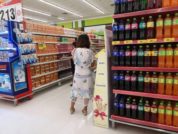 Chiang Rai Thailand Februari Frisdrankflessen Planken Verkocht Supermarkt Februari 2019 — Stockfoto