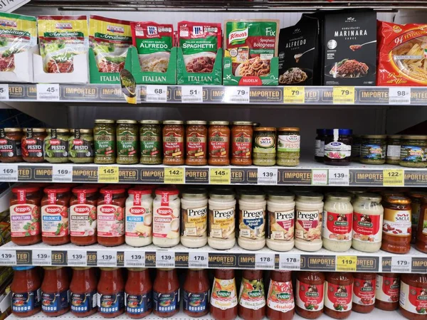 Chiang Rai Tailandia Febrero Pasta Botellas Mermelada Estante Del Supermercado — Foto de Stock