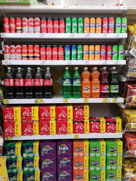 Chiang Rai Tailandia Febrero Varias Marcas Refrescos Estante Vendidos Supermercado —  Fotos de Stock