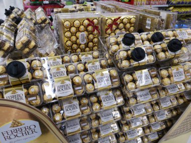 Chiang Rai, Tayland - 15 Şubat: ekranda yakın çekim çikolata süpermarkette 15 Şubat 2019 Chiang rai, Tayland satılan.