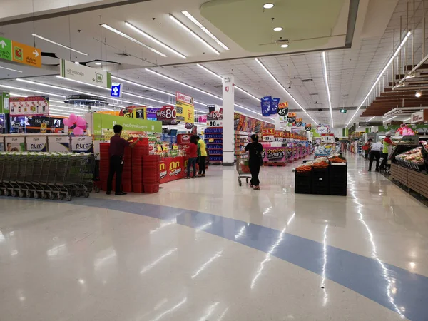 Chiang Rai Thailand Februari Niet Geïdentificeerde Mensen Lopen Supermarkt Februari — Stockfoto