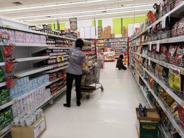 Chiang Rai, Tayland - 4 Mart: Kimliği belirsiz Asyalı müşteri irin