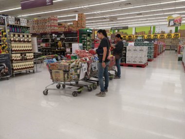 Chiang Rai, Tayland - 4 Mart: iki kimliği belirsiz kadın Asya c