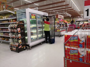 Chiang Rai, Tayland - 4 Mart: Kimliği belirsiz Asyalı erkek işçi 