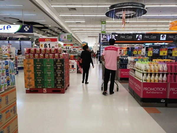 Chiang Rai, Tayland - 4 Mart: Kimliği belirsiz Asyalı müşteriler lo