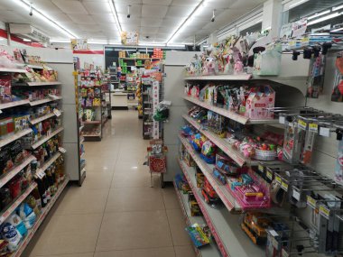 Chiang Rai, Tayland - 10 Ocak: 7-eleven birçok ürün iç görünümünü üzerinde 10 Ocak 2019, Chiang rai, Tayland.