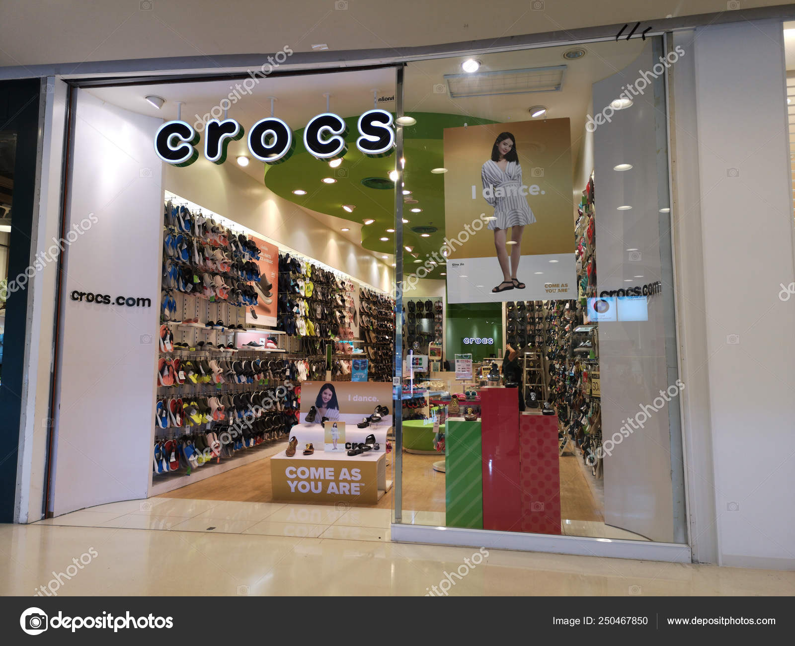 crocs factory outlet