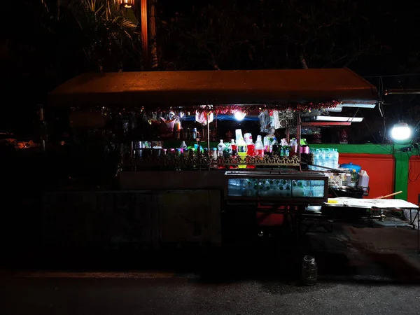 LOEI ,THAILAND - JUNE 12 : soft drinks sold in night walking street market  on June 12, 2019 in Loei, Thailand. — Stock Photo, Image