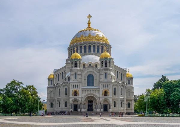 Вид на Кронштадтский морской Николаевский собор — стоковое фото