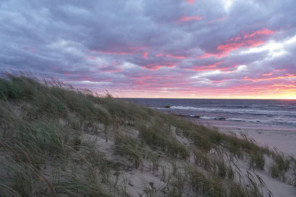 Tempo Pôr Sol Acima Mar Praia Areia — Fotografia de Stock