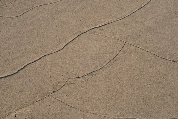 Пластырь Песка Пляже Сделанный Водяным Краном — стоковое фото