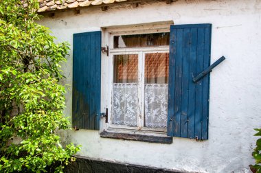 Bebekler için çok renkli plastik emzik