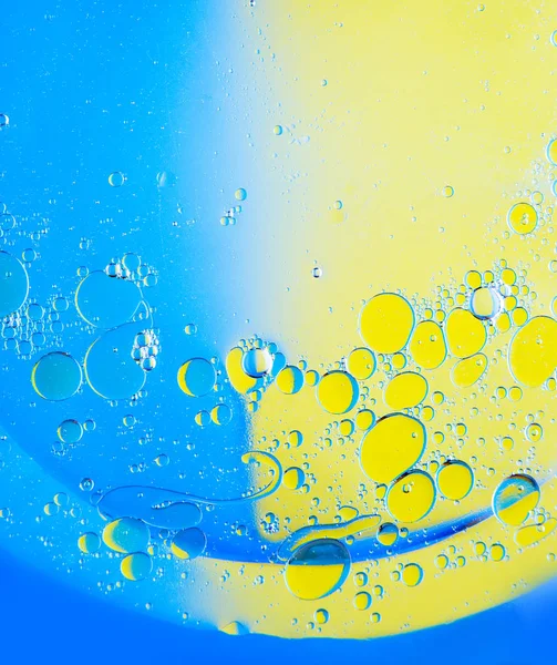 Círculos Aceite Sobre Fondo Azul Agua Amarillo Fondo Abstracto Para —  Fotos de Stock