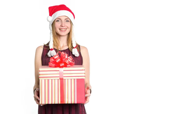 Belle Jeune Femme Dans Chapeau Père Noël Tient Cadeau Nouvel — Photo