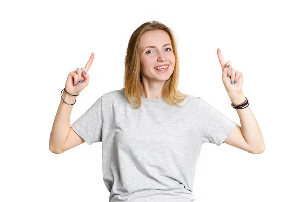 Retrato Jovem Mulher Feliz Apontando Dedo Para Cima Isolado Fundo — Fotografia de Stock