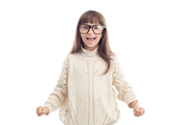 陽気な少女白い背景で隔離のメガネ 歳の肖像画 — ストック写真