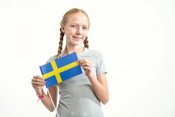 Retrato Una Adolescente Con Bandera Suecia Sobre Fondo Claro Gente —  Fotos de Stock