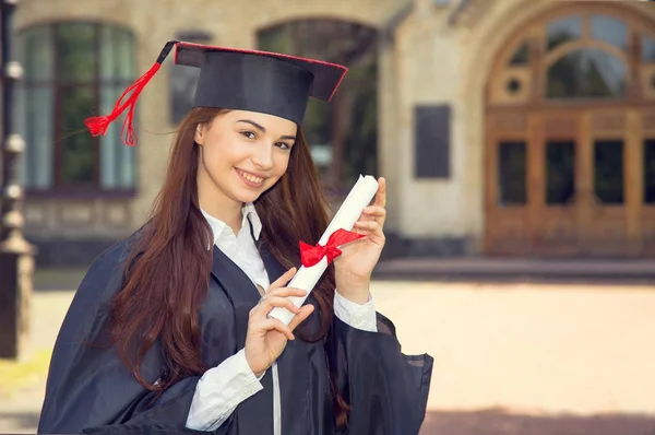 Retrato Mulher Feliz Seu Dia Formatura Universidade Educação Mestrado Estudantil — Fotografia de Stock