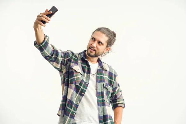 Retrato Homem Barbudo Alegre Tomando Selfie Feliz Sorrindo Bonito Homem — Fotografia de Stock