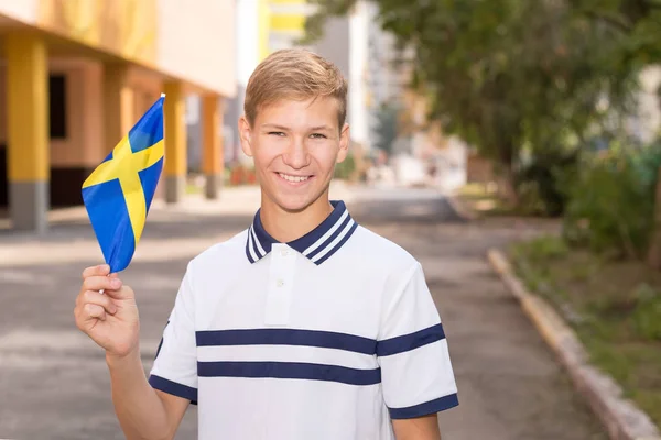 Escolar Adolescente Con Bandera Suecia Estudiar Extranjero — Foto de Stock