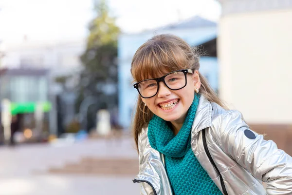 Cheerful Girl Years Glasses Background City Happy Child — Stok fotoğraf