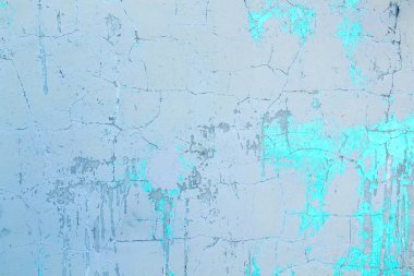 Mavi beyaz boyayla boyanmış eski bir duvarın dokusu.