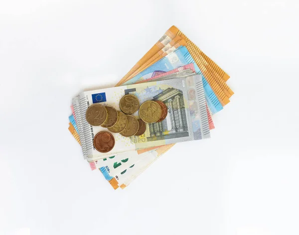 Eurogeld Auf Weißem Hintergrund Stapel Von Banknoten Und Münzen Der — Stockfoto