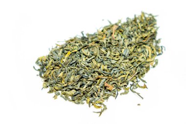 Toplu yeşil çay, yaprak iğrenç, beyaz arka planda izole..